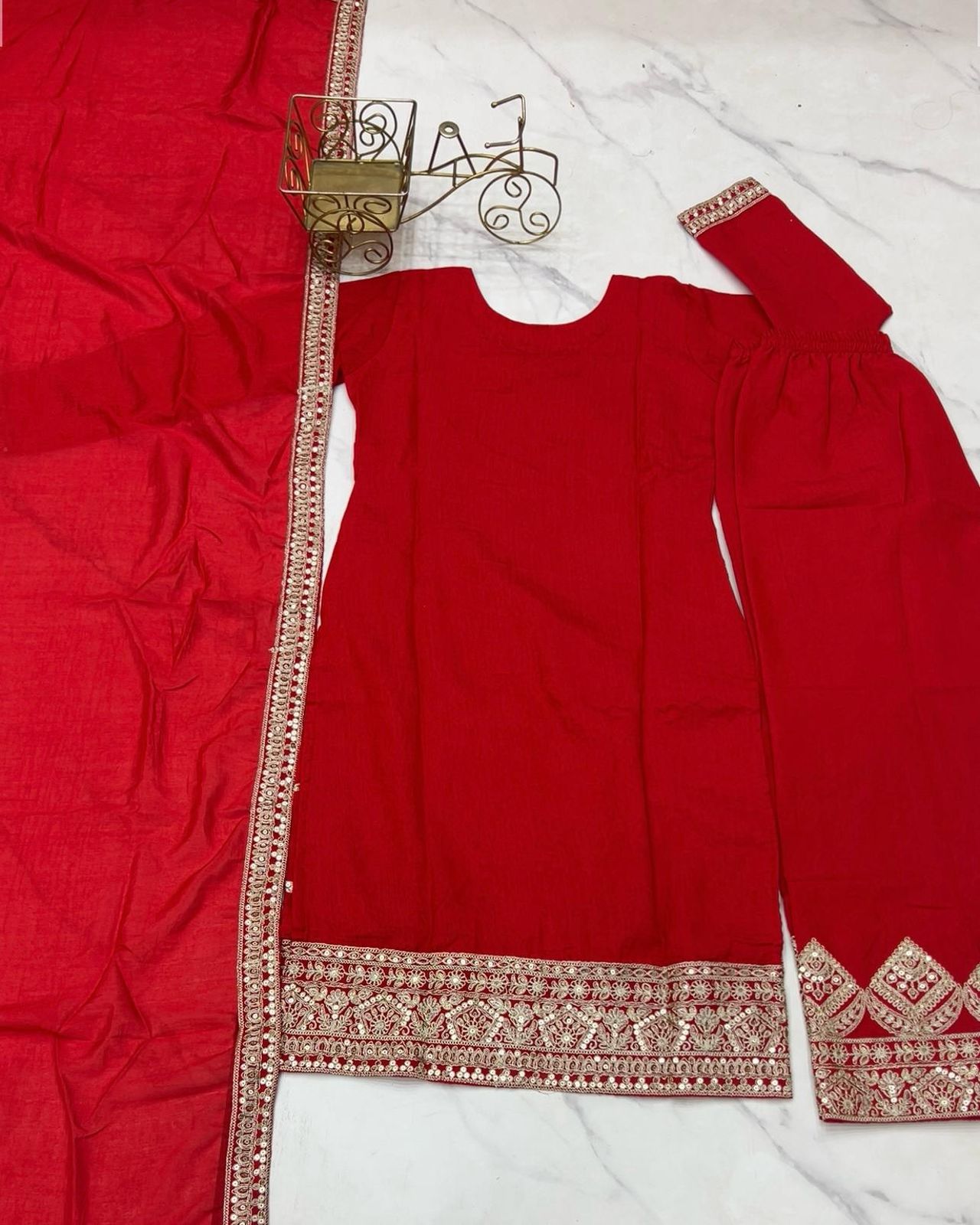 Elegant Vichitra Silk Kurta Set with Dupatta & Pant