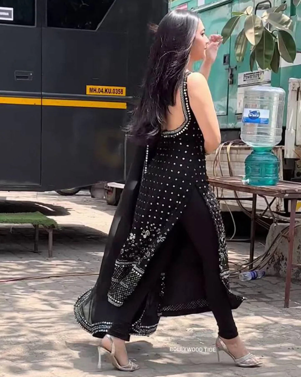 Black Straight Suit Set With Embroidered Elegance With Mirror Work
