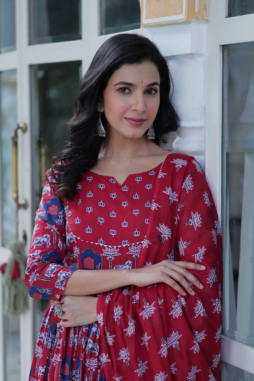 Elegant Pure Cotton Suit Set with Fancy Round Neck With Matching Dupatta