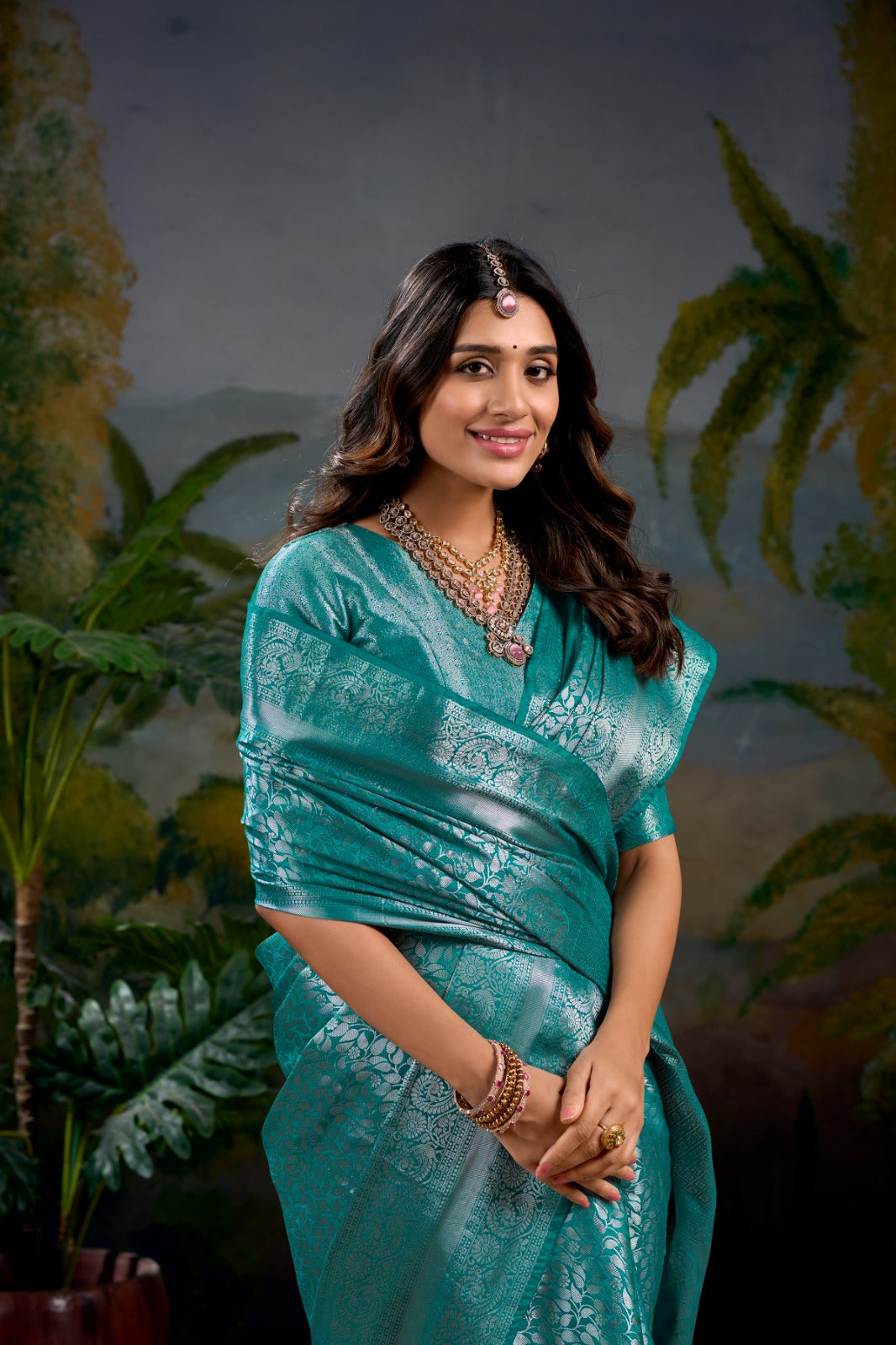 Graceful Firozi Kanjivaram Silk Zari Weaving Worked Saree - INDIAN ELEGANCE