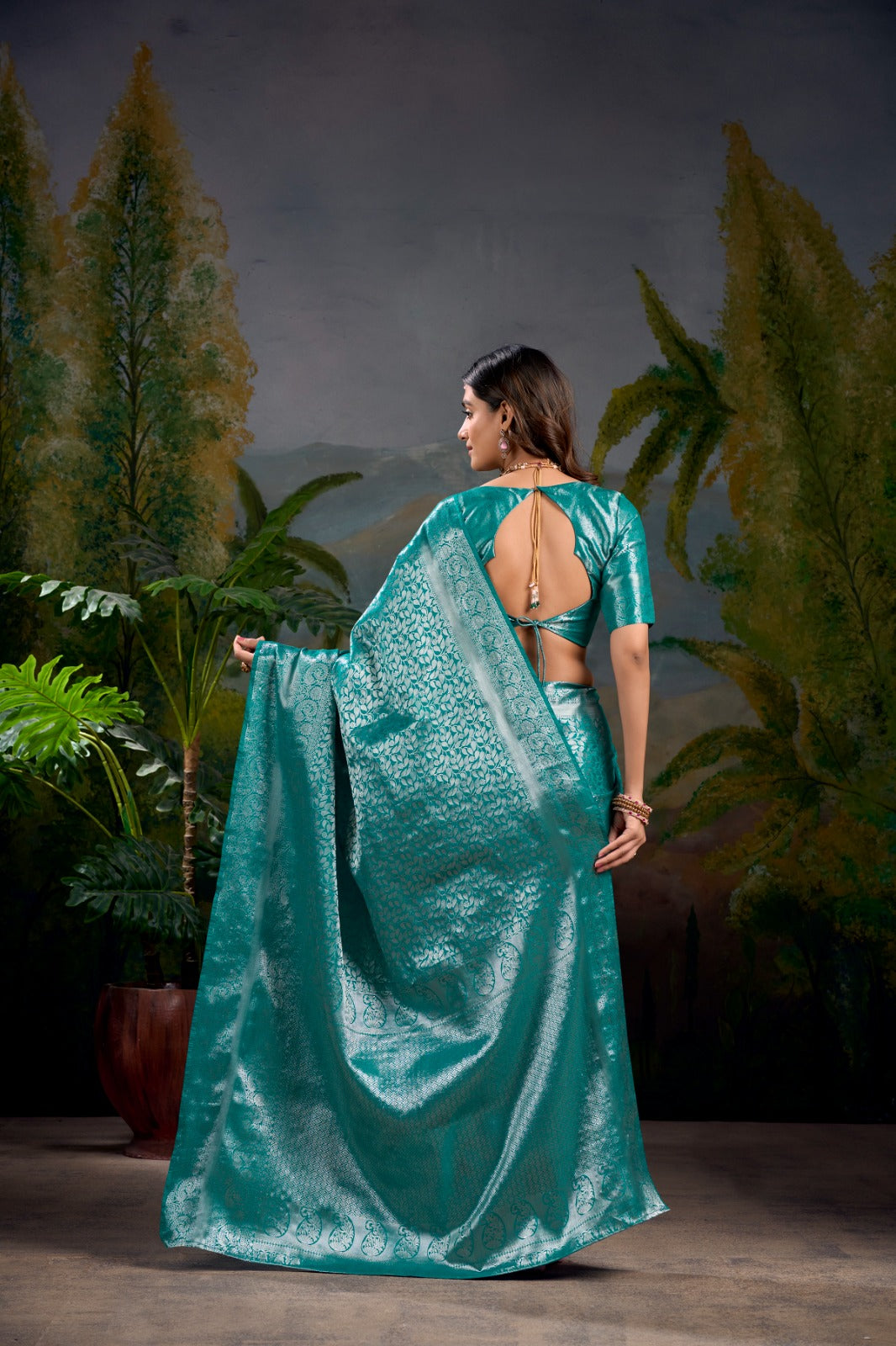 Graceful Firozi Kanjivaram Silk Zari Weaving Worked Saree - INDIAN ELEGANCE